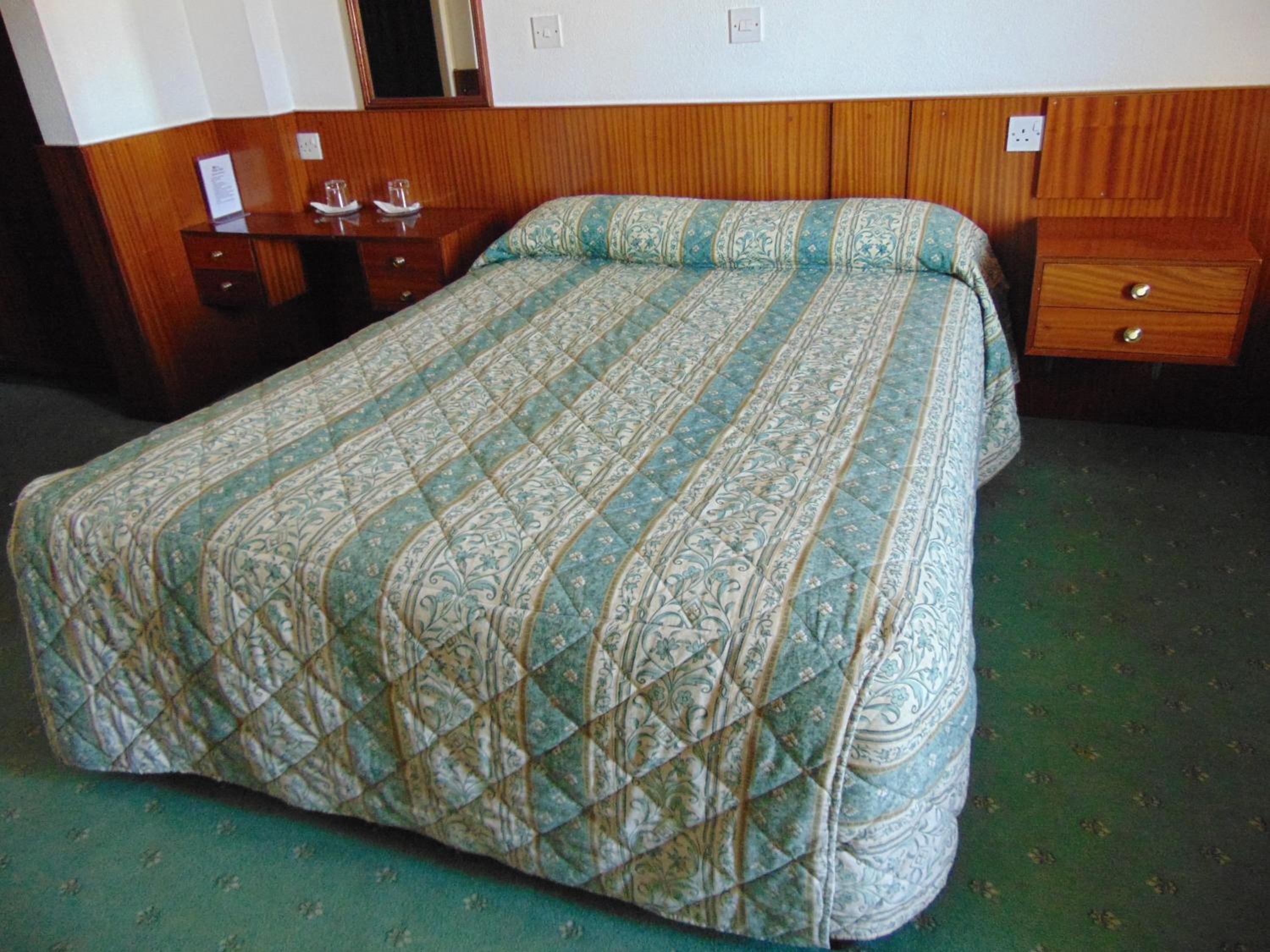 Hellas Hotel 12/50