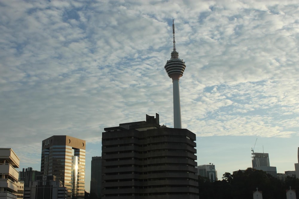 Big M Hotel 42/44