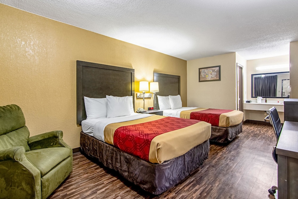 Econo Lodge Inn And Suites Matthews Charlotte 12/28