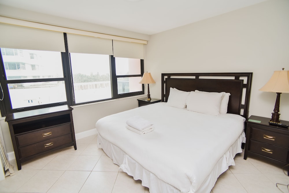The Alexander All Suite Oceanfront Resort 27/50