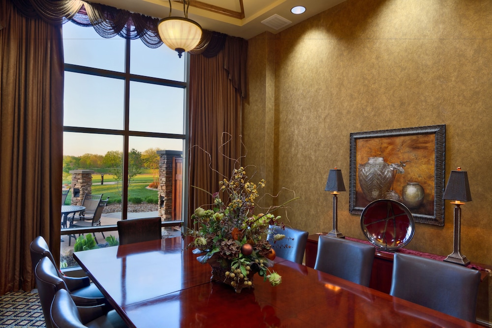 Clubhouse Hotel Suites Sioux Falls 44/67