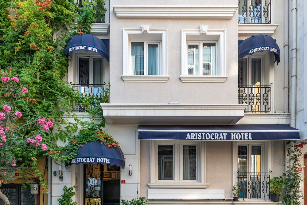 Aristocrat Hotel 4/68