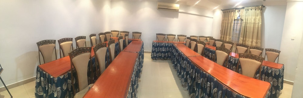 Natron Palace Hotel 4/47