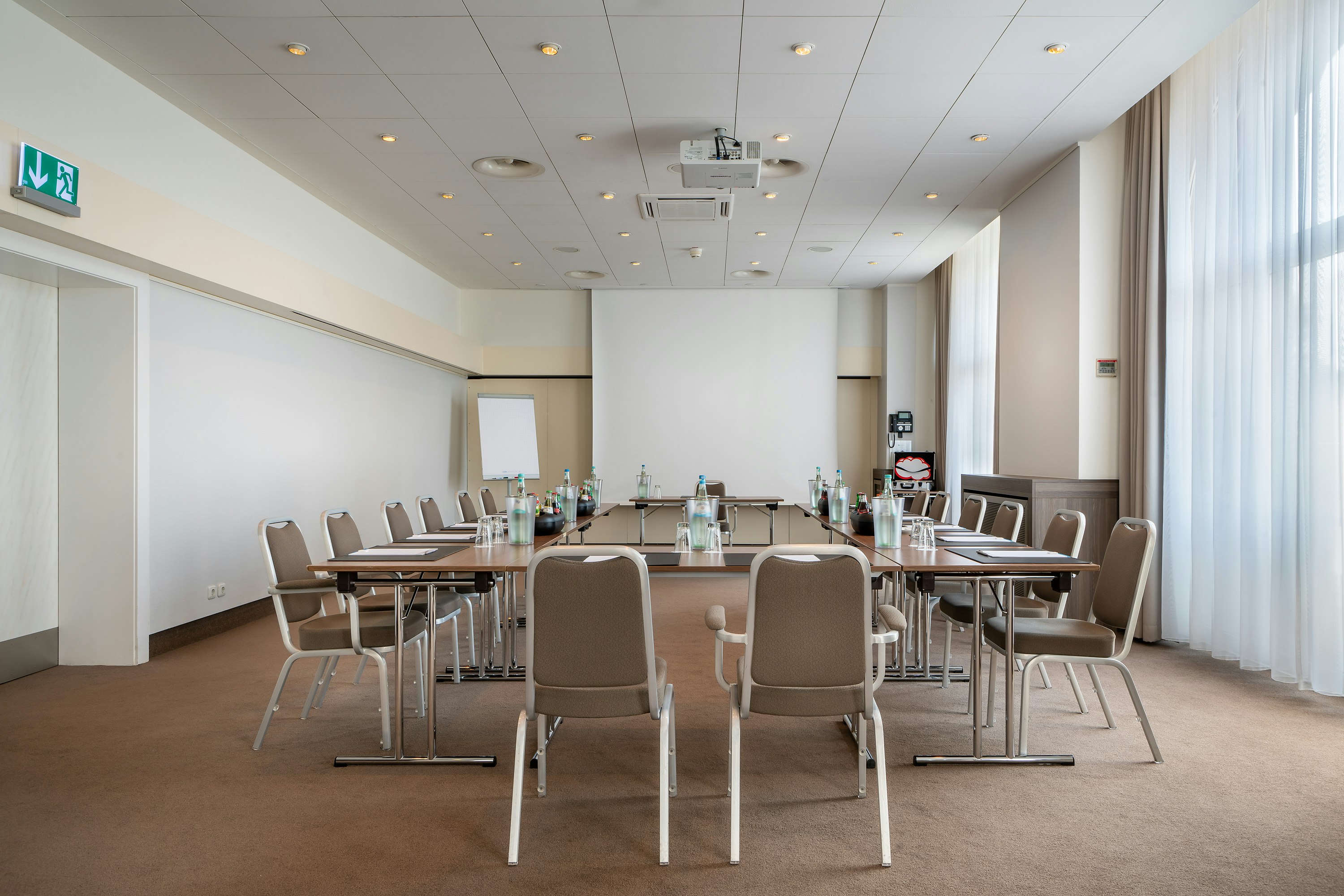 Garner Hotel Essen - Handelshof by IHG 74/85