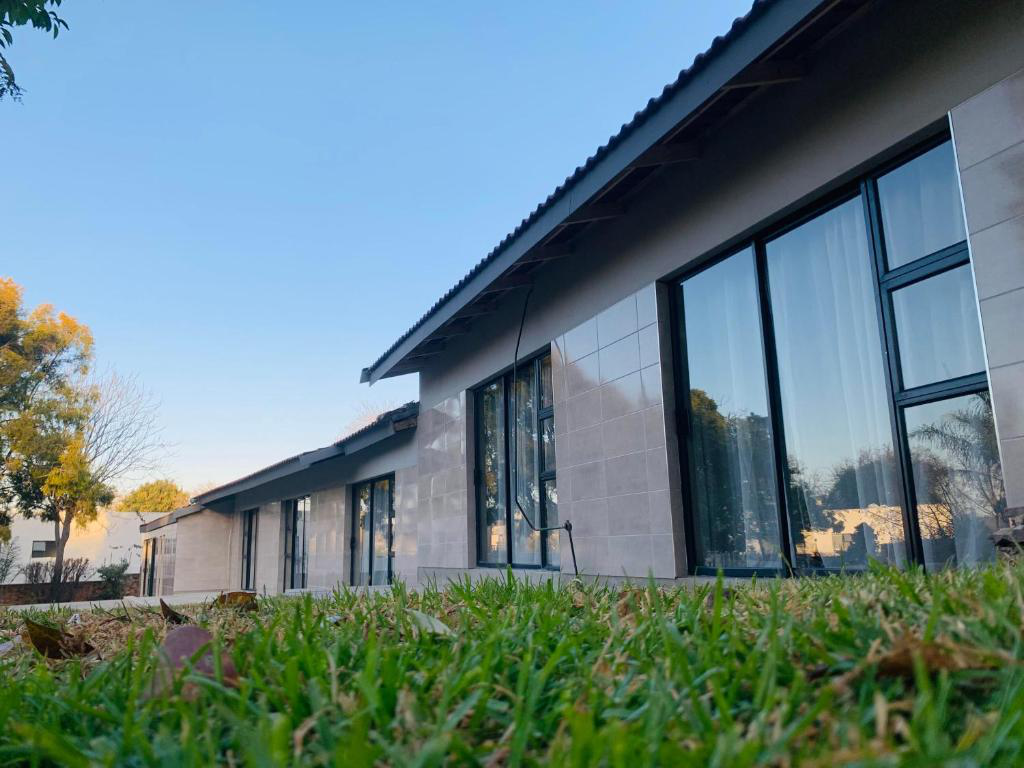 Rivonia Guest House 1/16