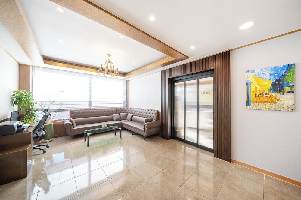 Pearl Business Hotel 34/50