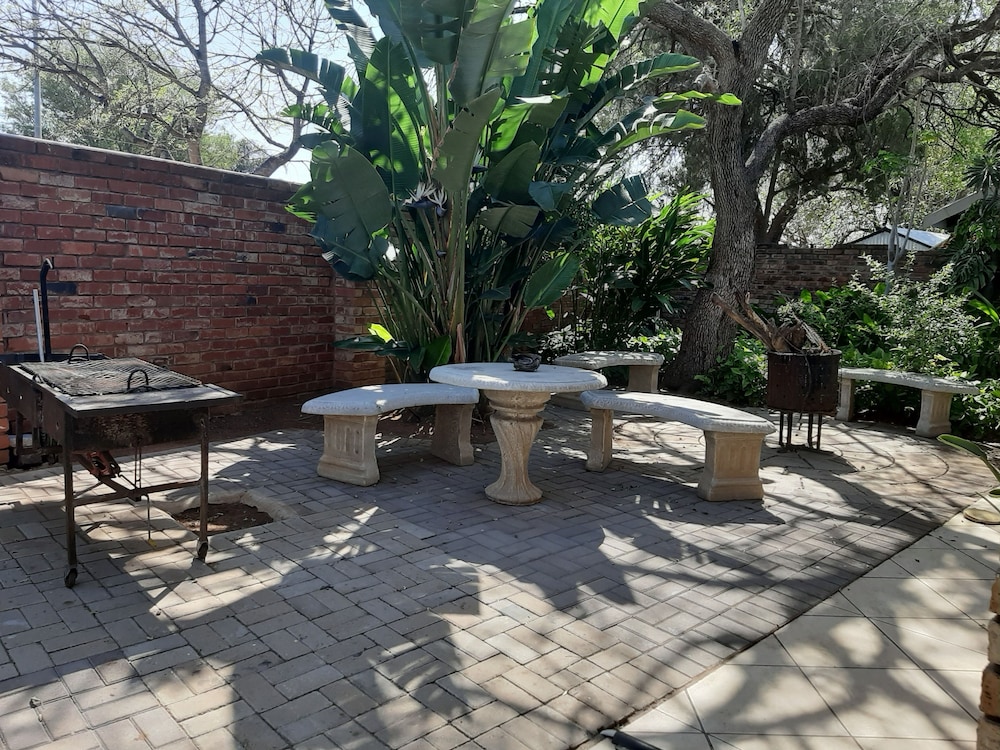Zebra Guest House 35/41