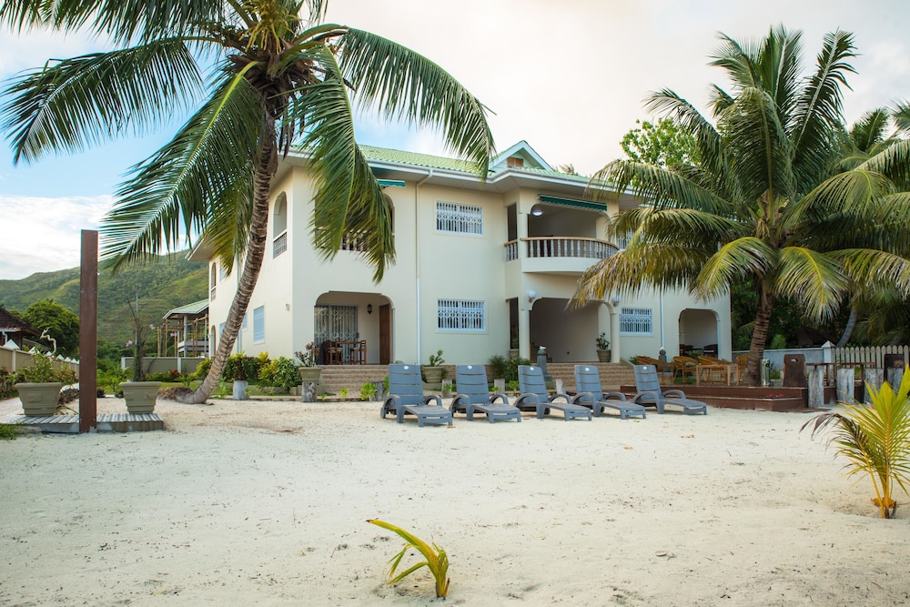 Seashell Beach Villa 28/32