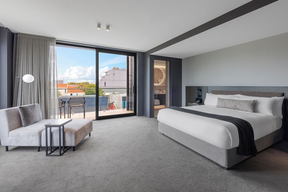 TOP, SUITE, HOUSE