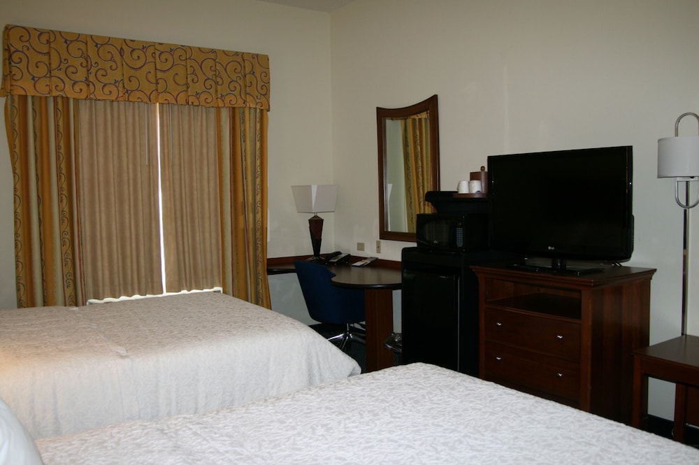 Hampton Inn Pine Grove 19/58