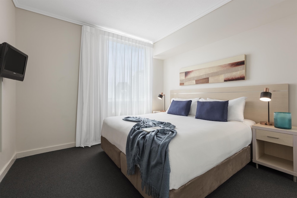 Oaks Brisbane Casino Tower Suites 14/50