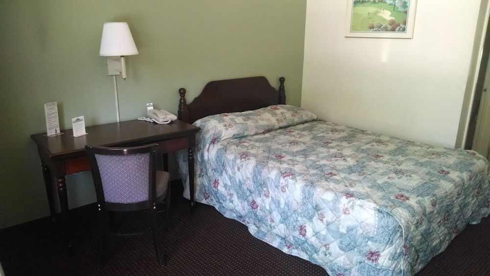 Masters Inn Doraville 15/25
