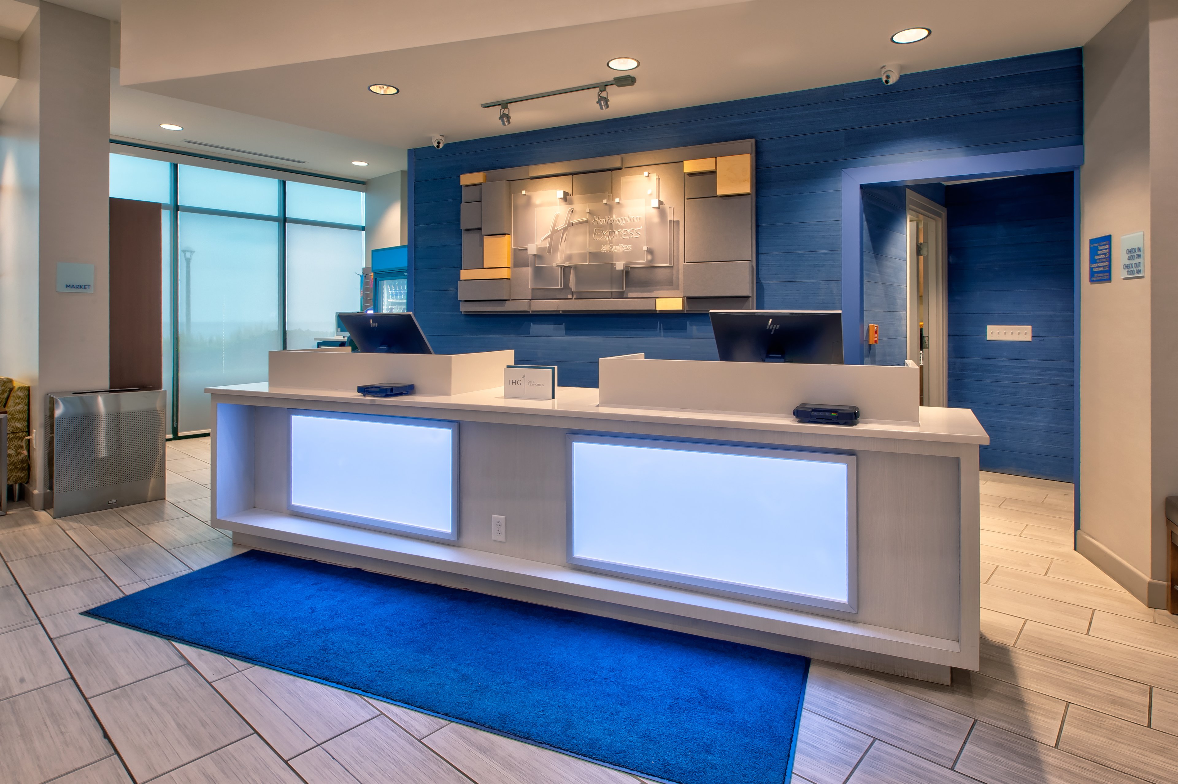 Holiday Inn Express Hotel and Suites Va Beach Oceanfront 4/54