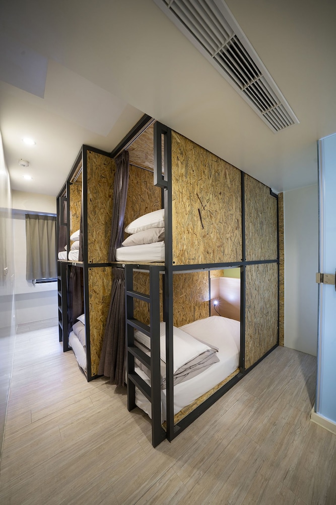 Green Hotel 34/63