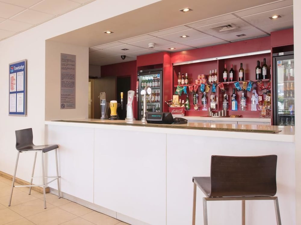 Travelodge London Excel 3/35