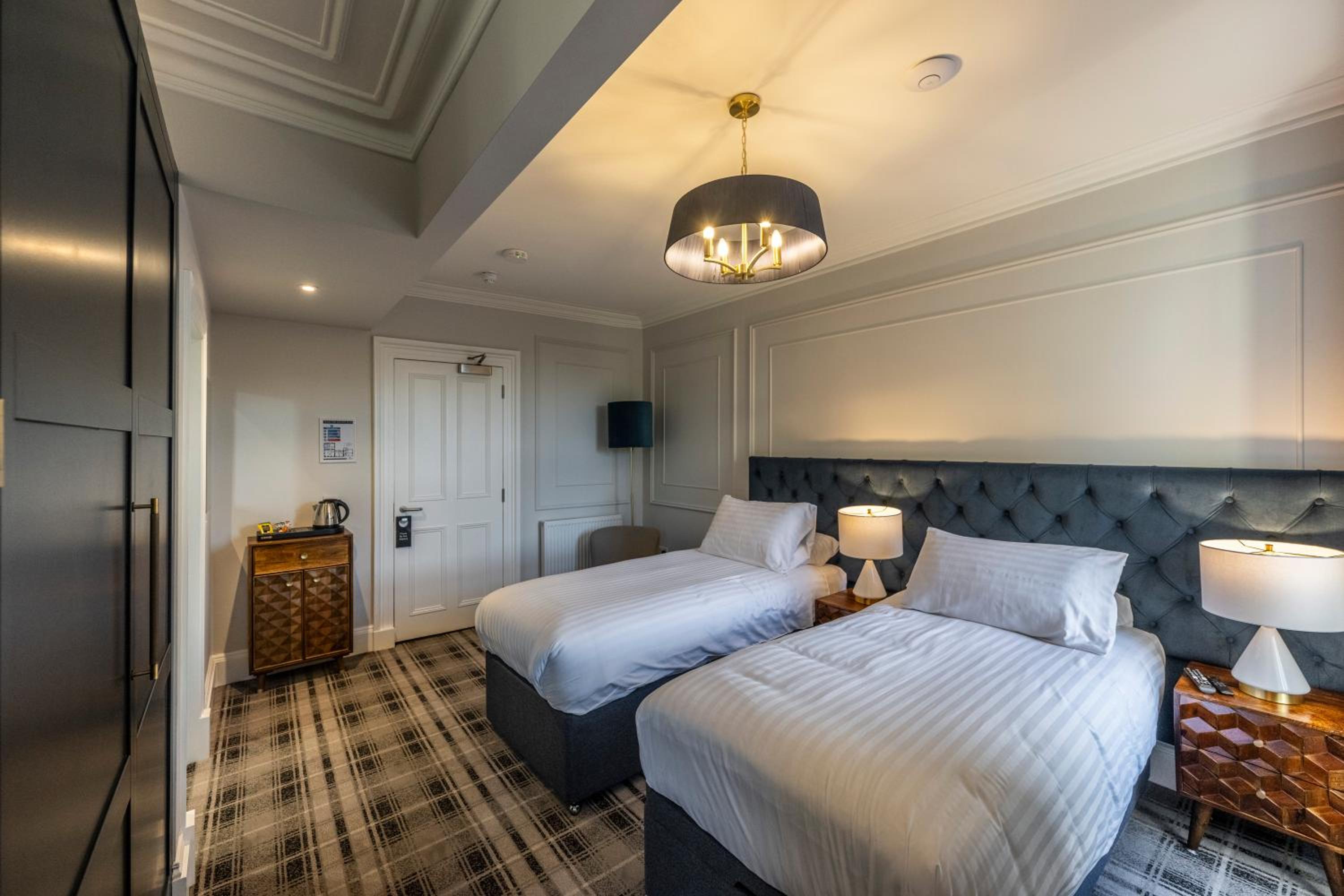 Udny Arms Hotel 8/33