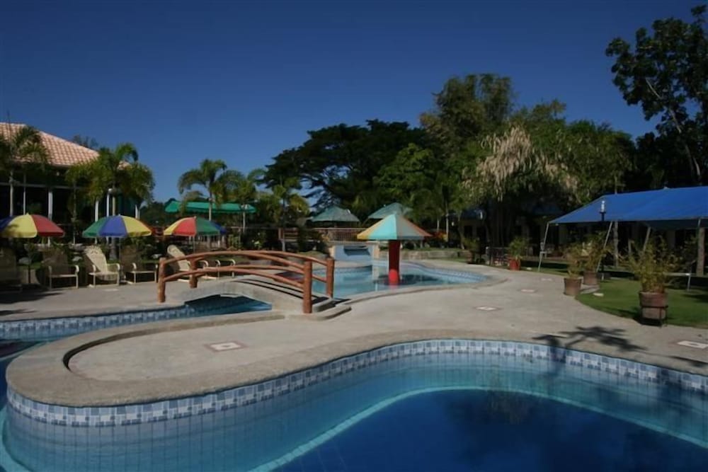 Rio Grande Laoag Resort Hotel 29/47