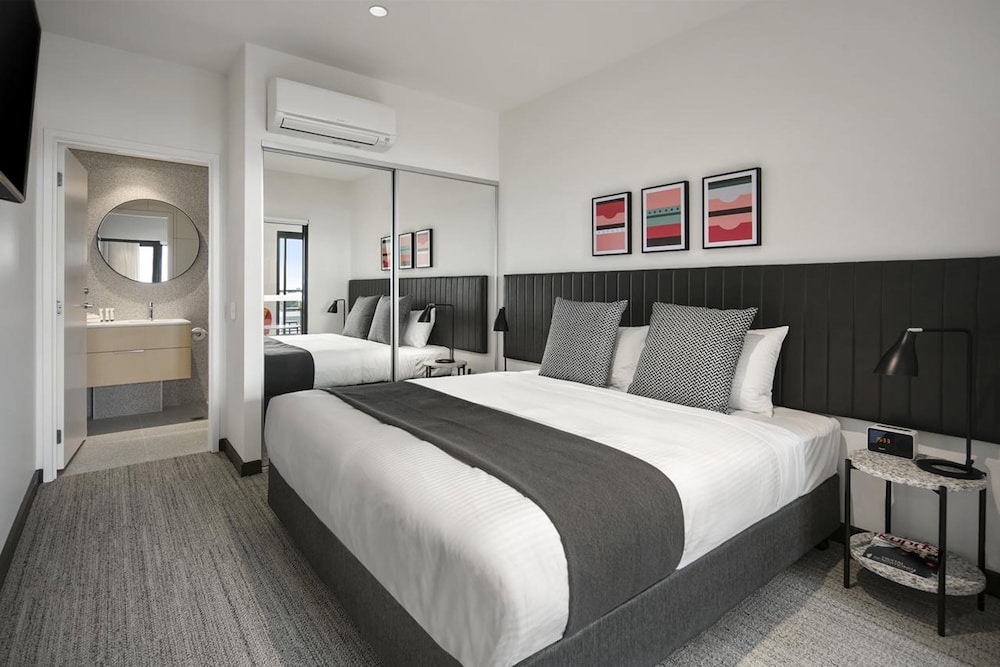 2 BEDROOMS, APARTMENT
