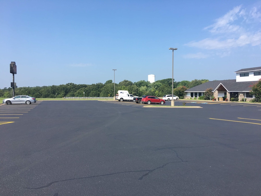 Regency Inn And Suites 43/51