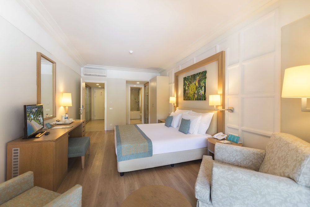 Turquoise Hotel 6/50