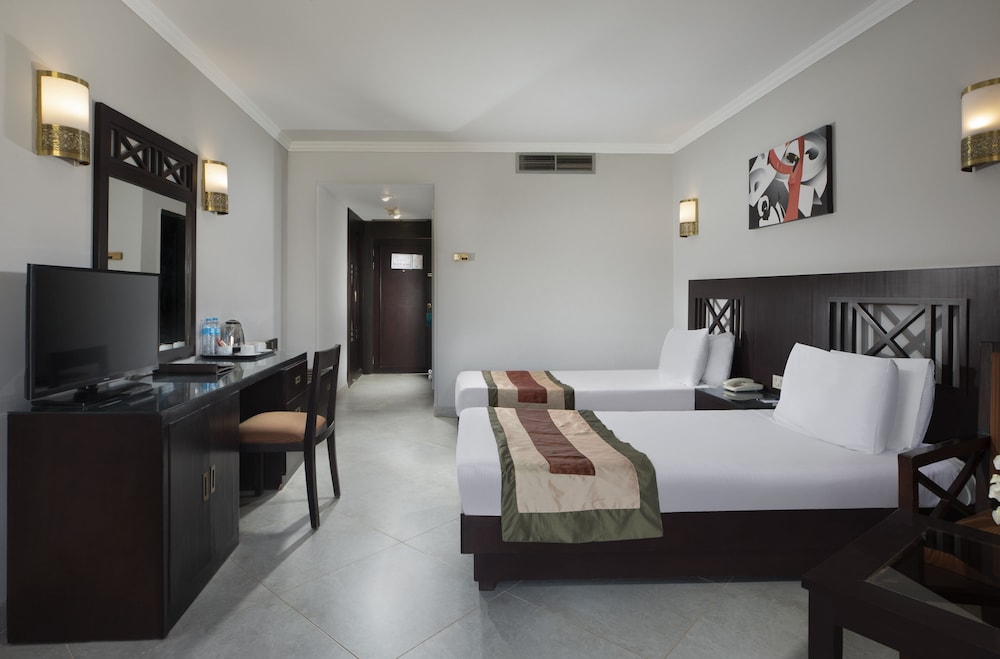 غرفة سوبيريور بسرير كينج بإطلالة على النهر، Pyramisa Island Hotel Aswan 6/10