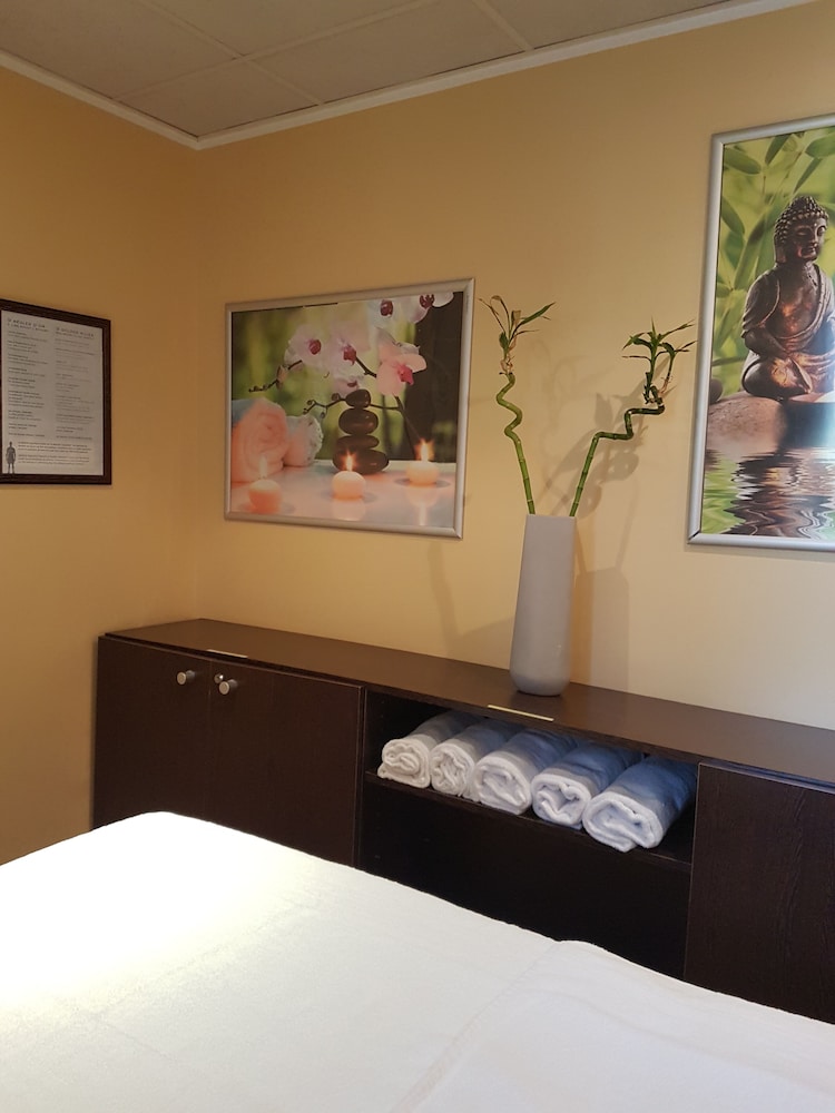 First Inn Apt 15/36
