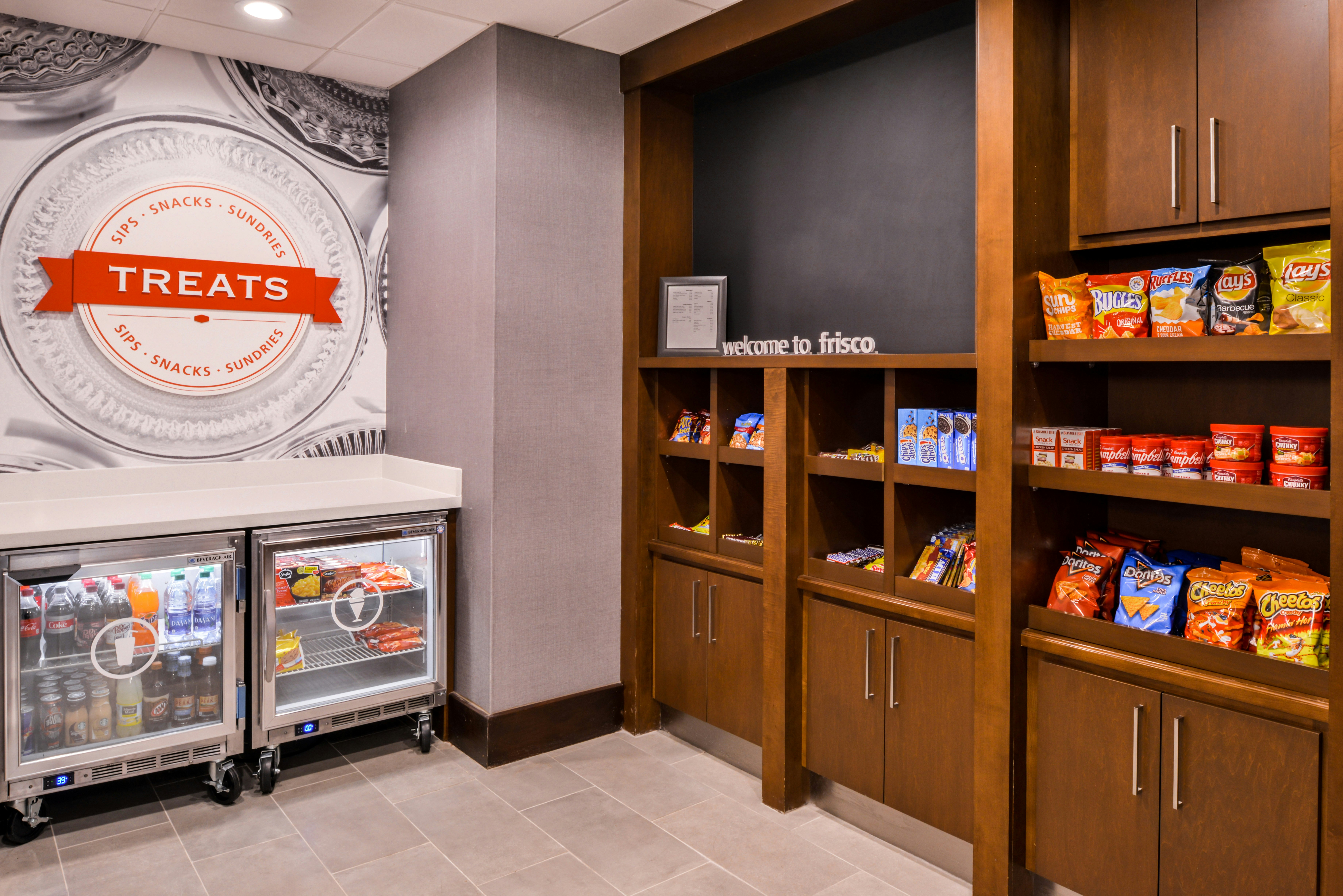 Hampton Inn & Suites Legacy Park-Frisco 17/55