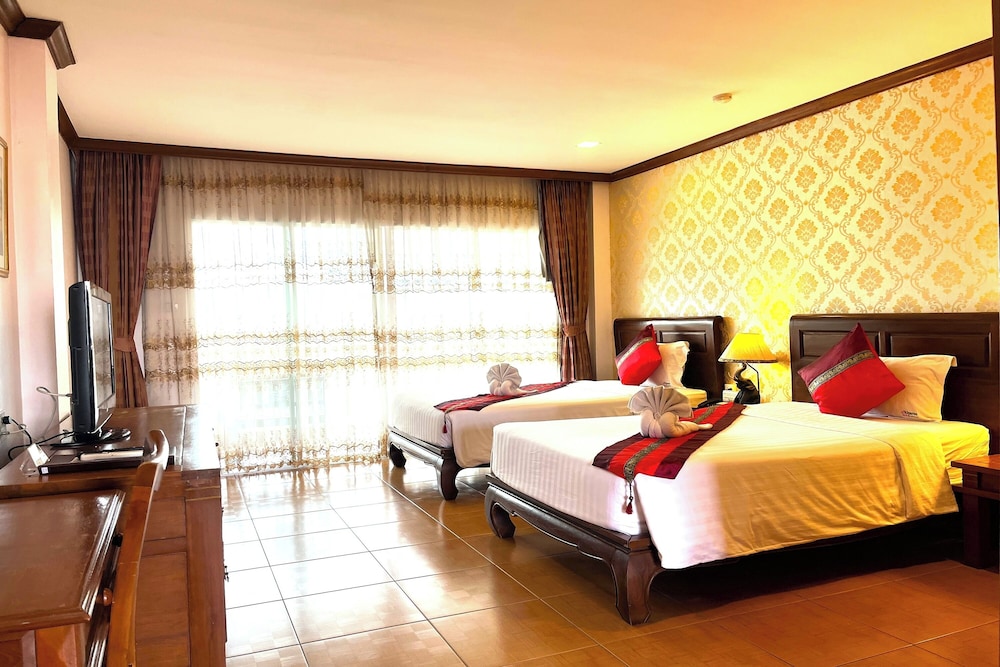 Aiyaree Place Hotel 30/75