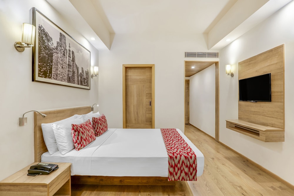 Lemon Tree Premier City Center Gurgaon 17/53