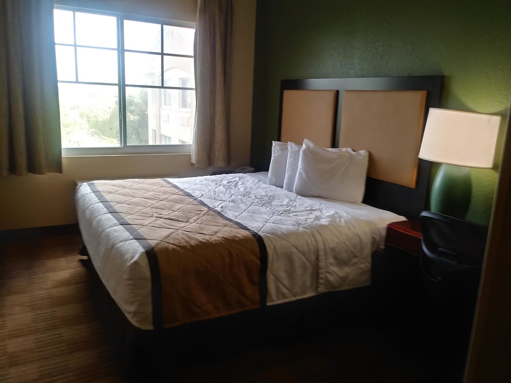 Extended Stay America Suites Orlando Southpark Commodity Cir 17/50
