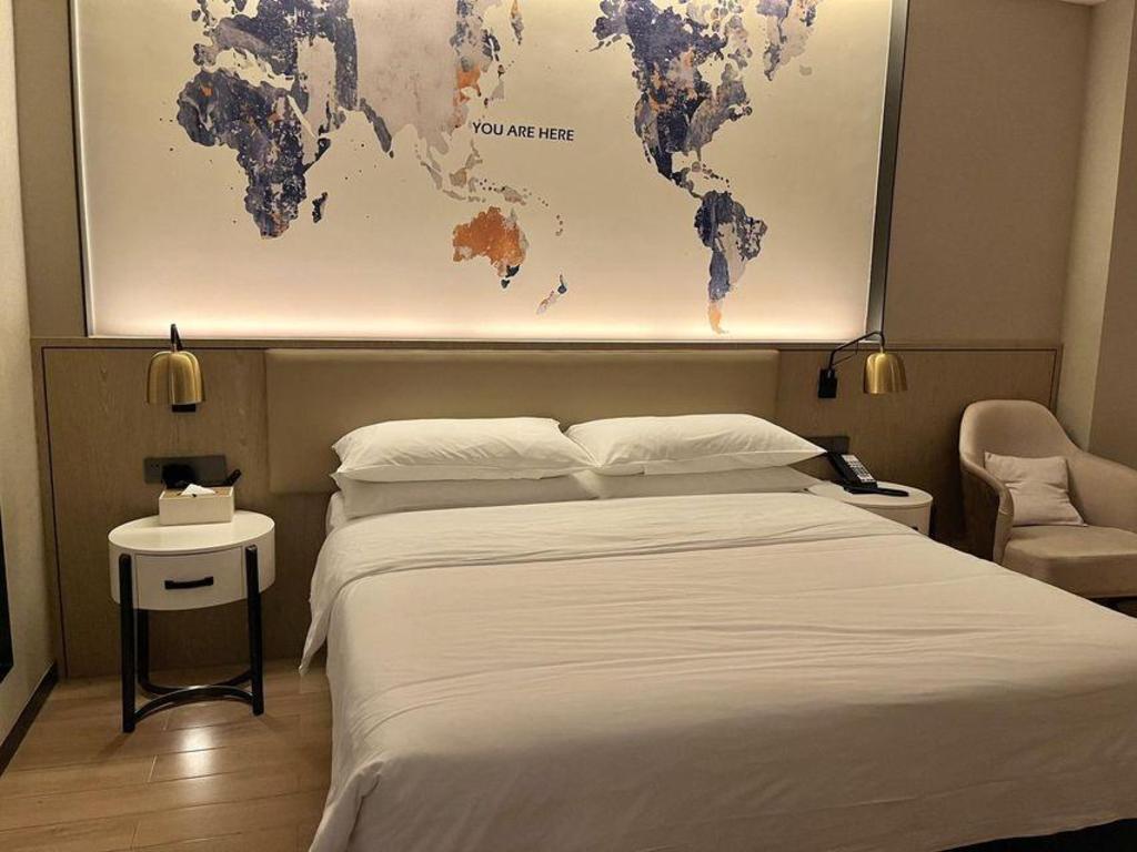 Kyriad Marvelous Hotel (Shenzhen Dayuncheng Center) 8/18