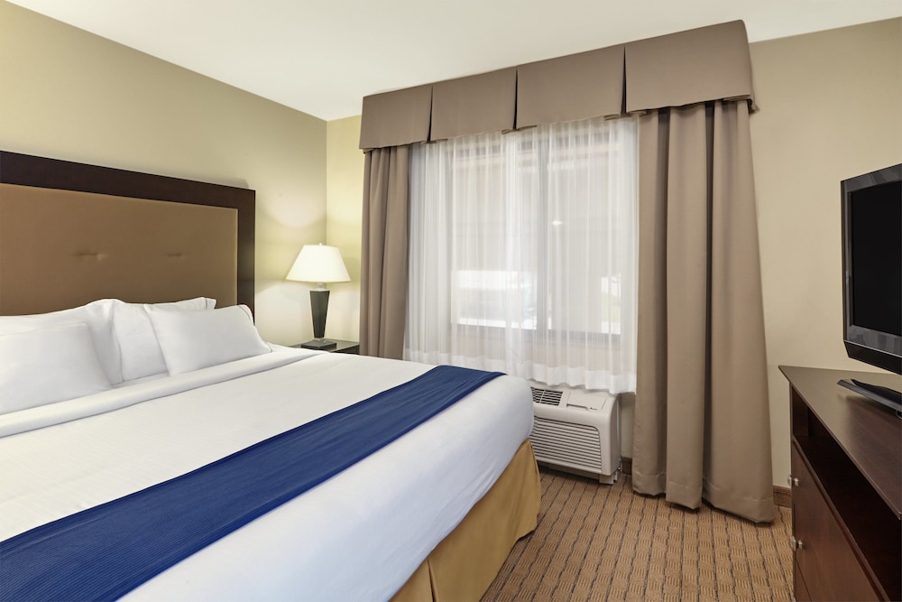 Holiday Inn Express Hotel And Suites Madison Verona 15/58