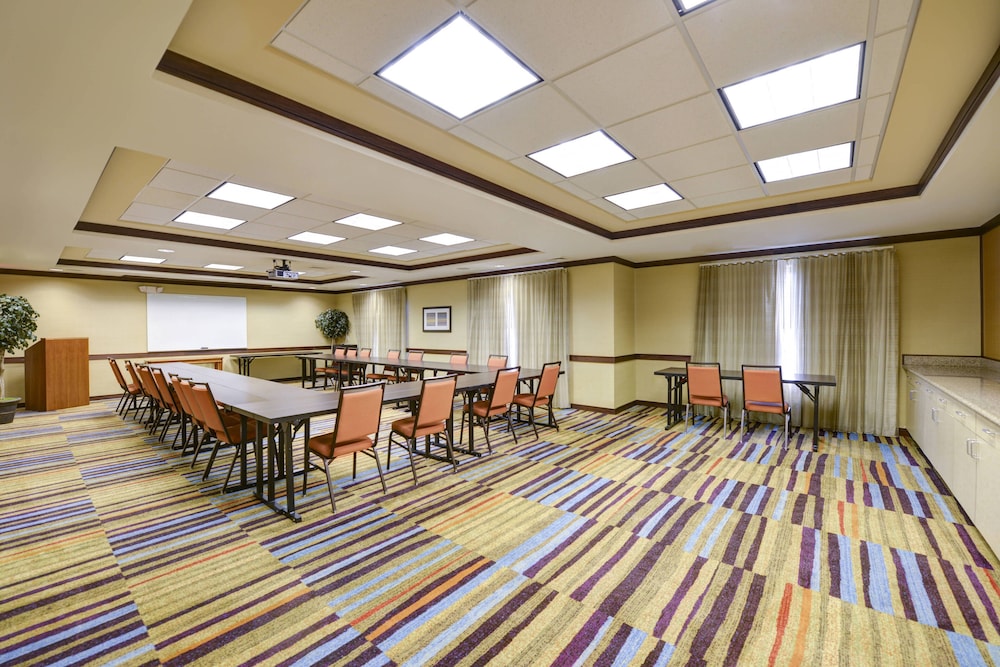 Fairfield Inn And Suites By Marriott Warner Robins 30/31
