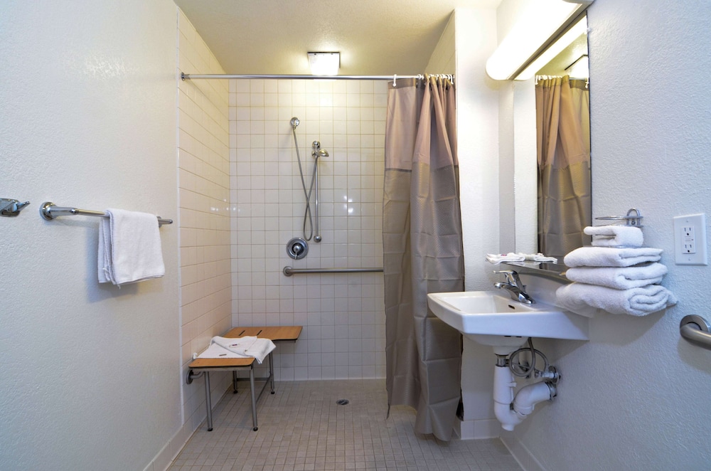 Motel6 Palm Springs, CA - East - Palm Canyon 50/50