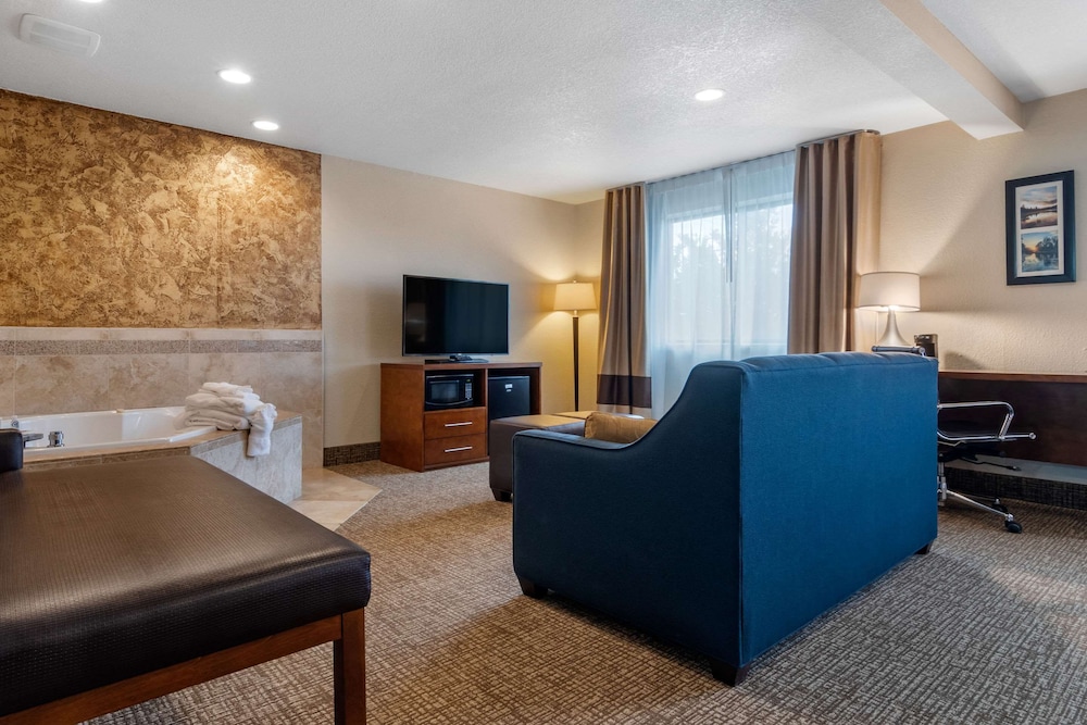 Comfort Inn & Suites South Hill I-85 5/22