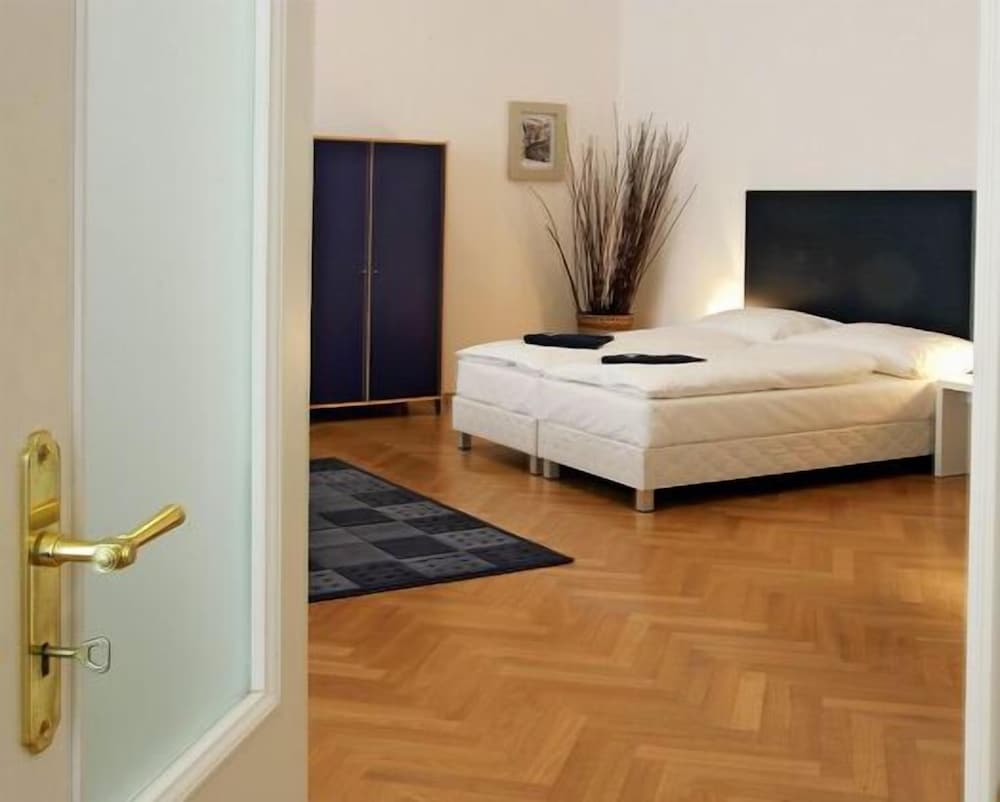 Prague Central Residence 6/26