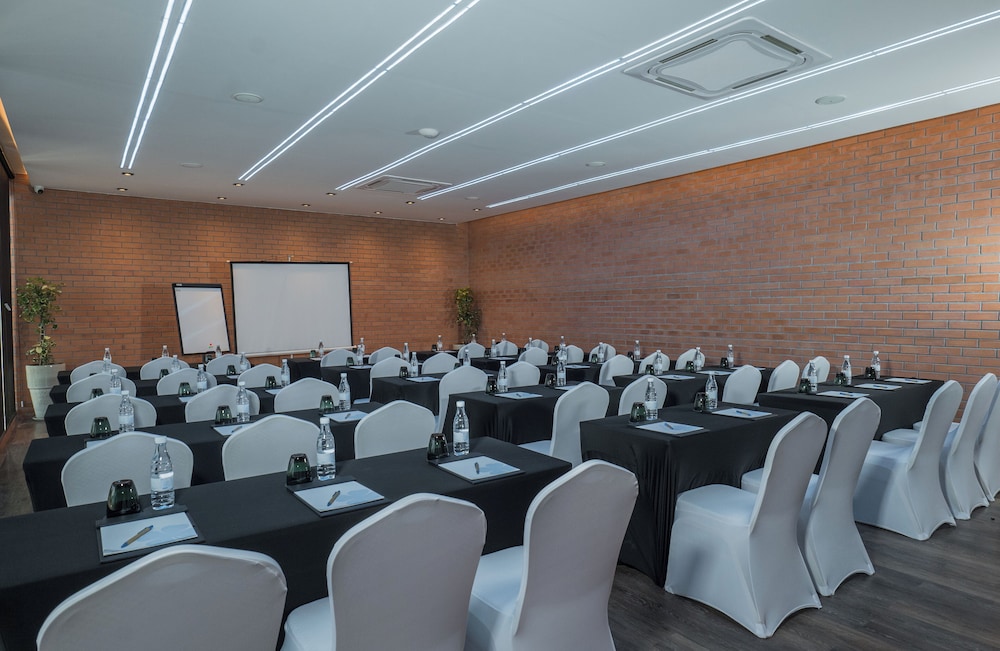Hotel Clover Patong Phuket 64/75