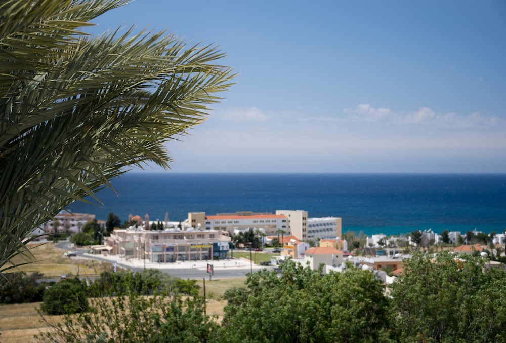 Sunny Hill Hotel Apartments 45/58