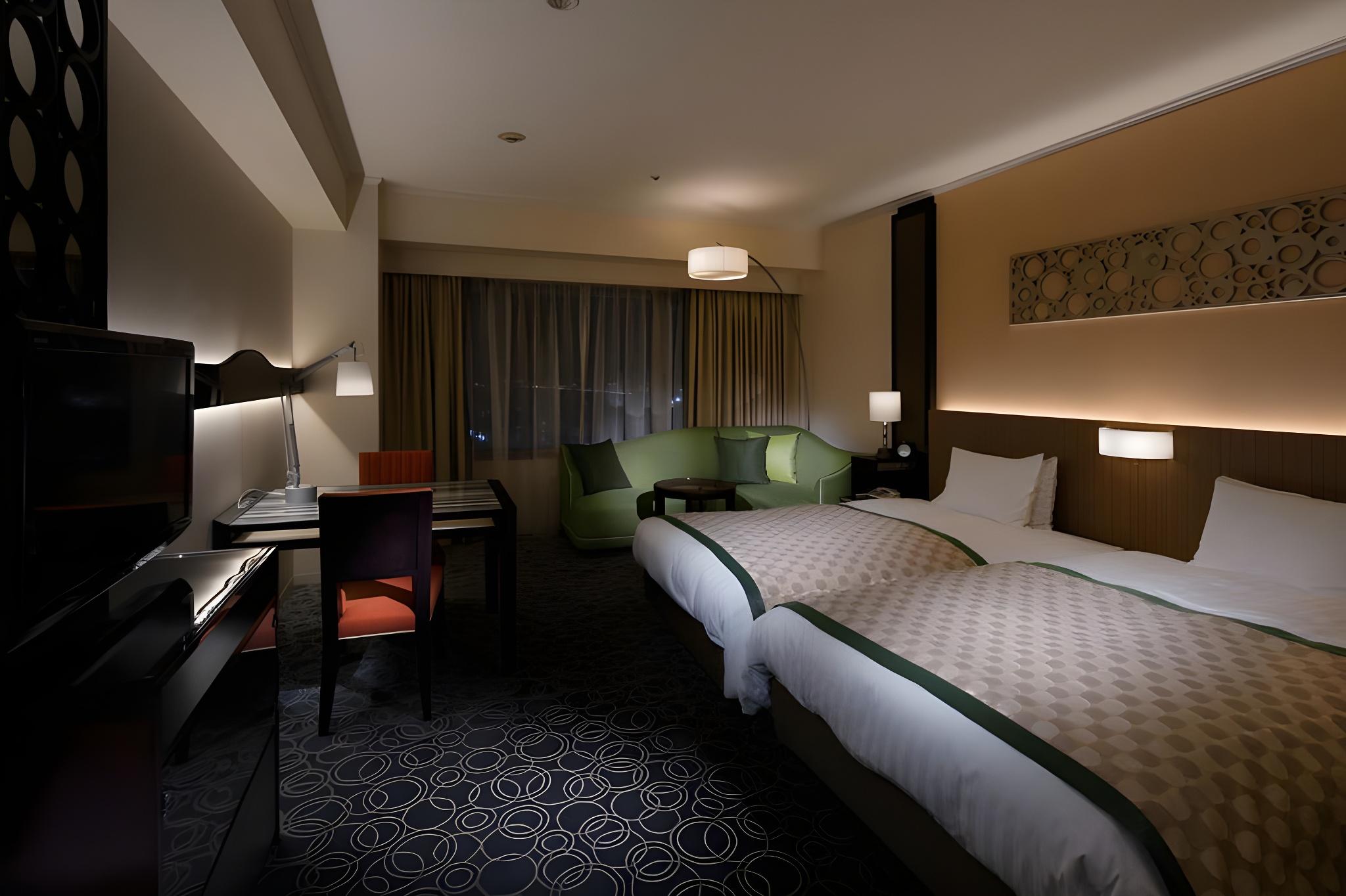 Premier, Twin Beds, No View