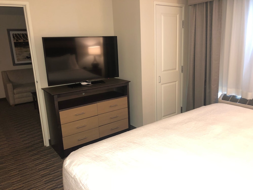 GrandStay Hotel & Suites Rock Valley 5/32