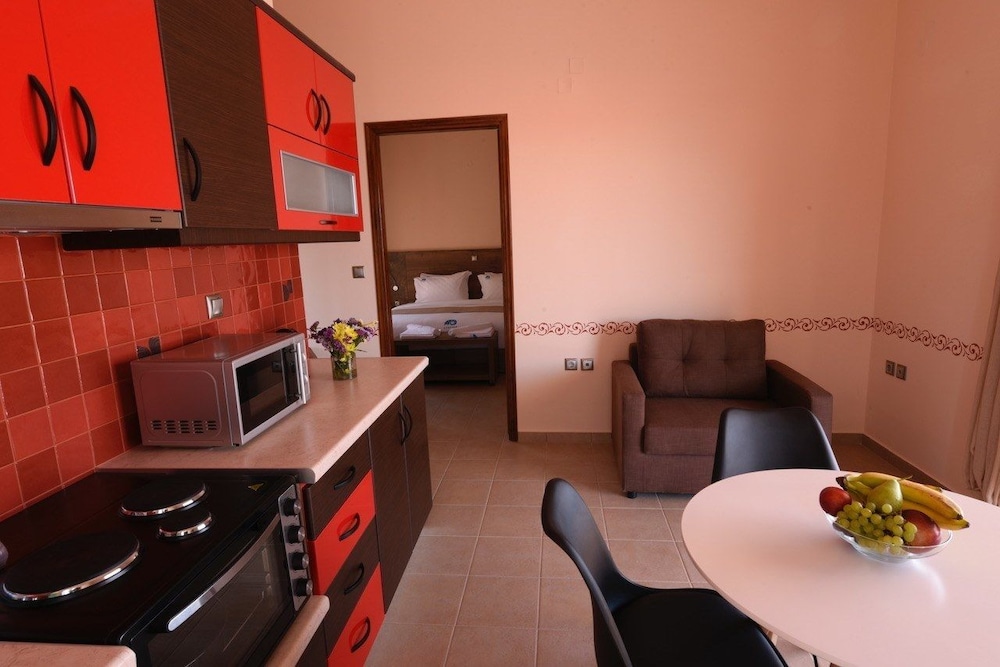 Cyrenia Guesthouse 25/32