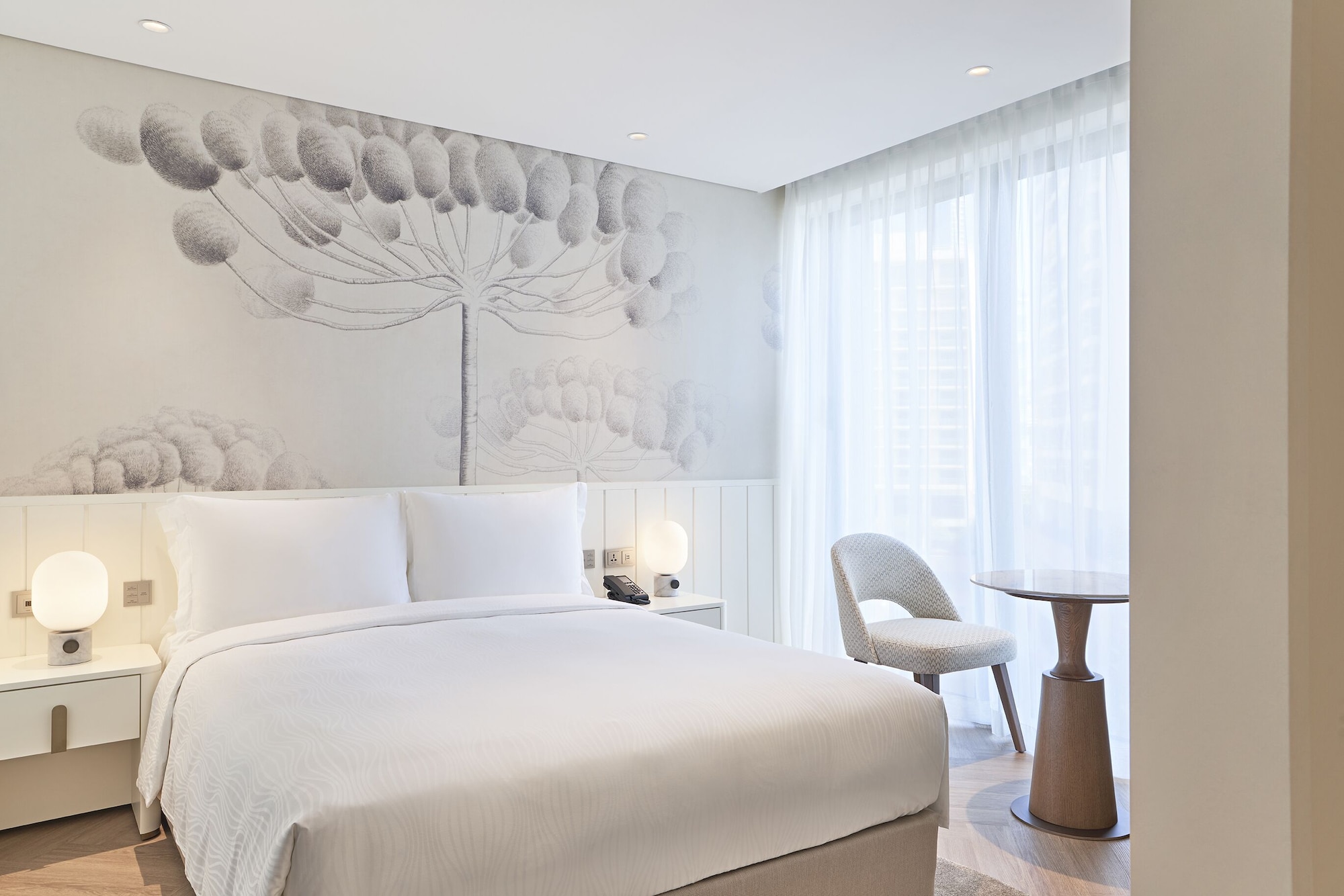 KIDS, SUPERIOR, TWIN BEDS, CITY VIEW