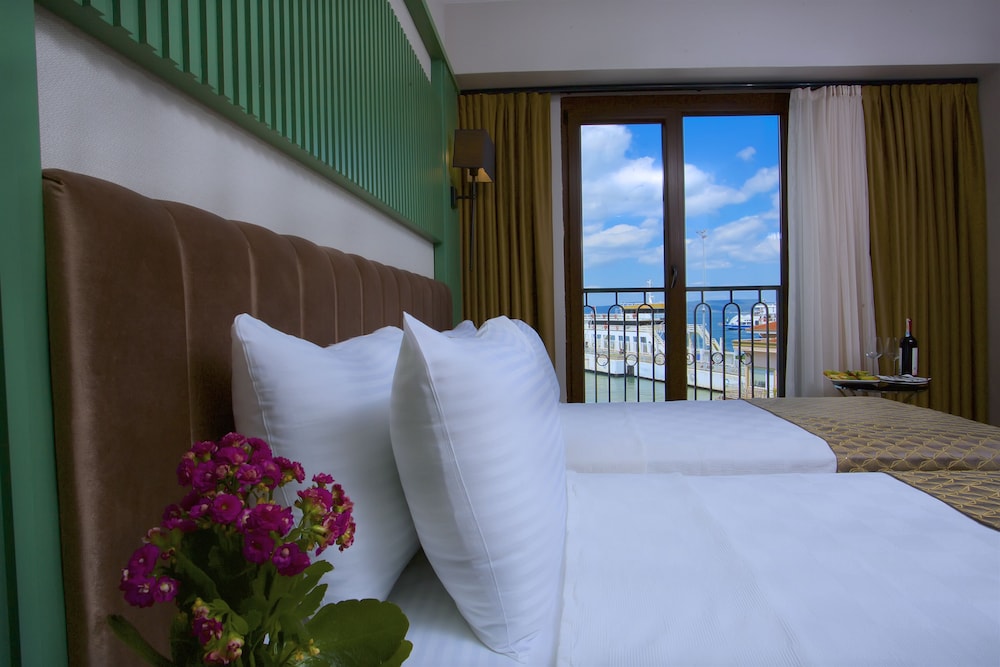 Aspen Hotel Canakkale 10/18