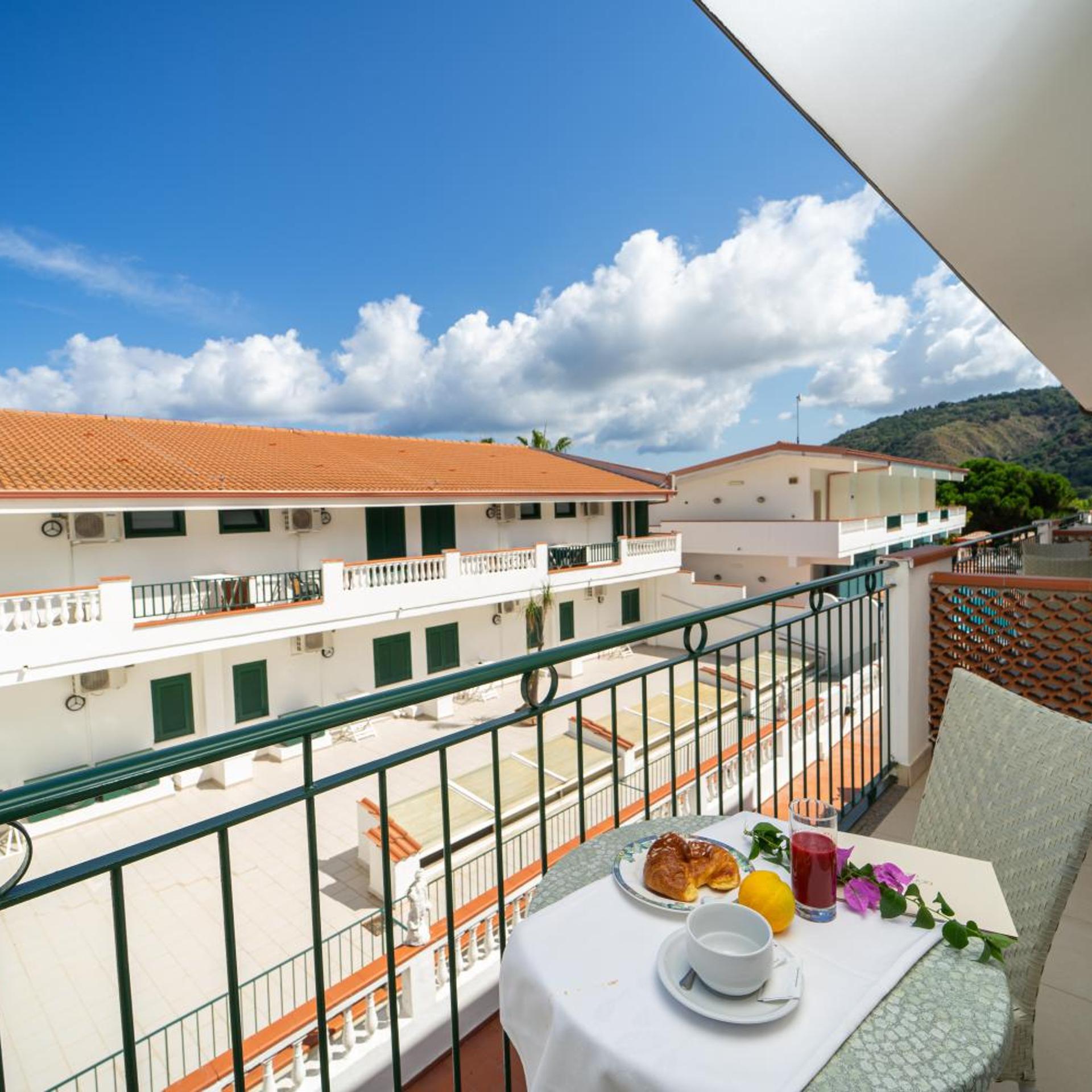 Hotel Santa Lucia 43/50