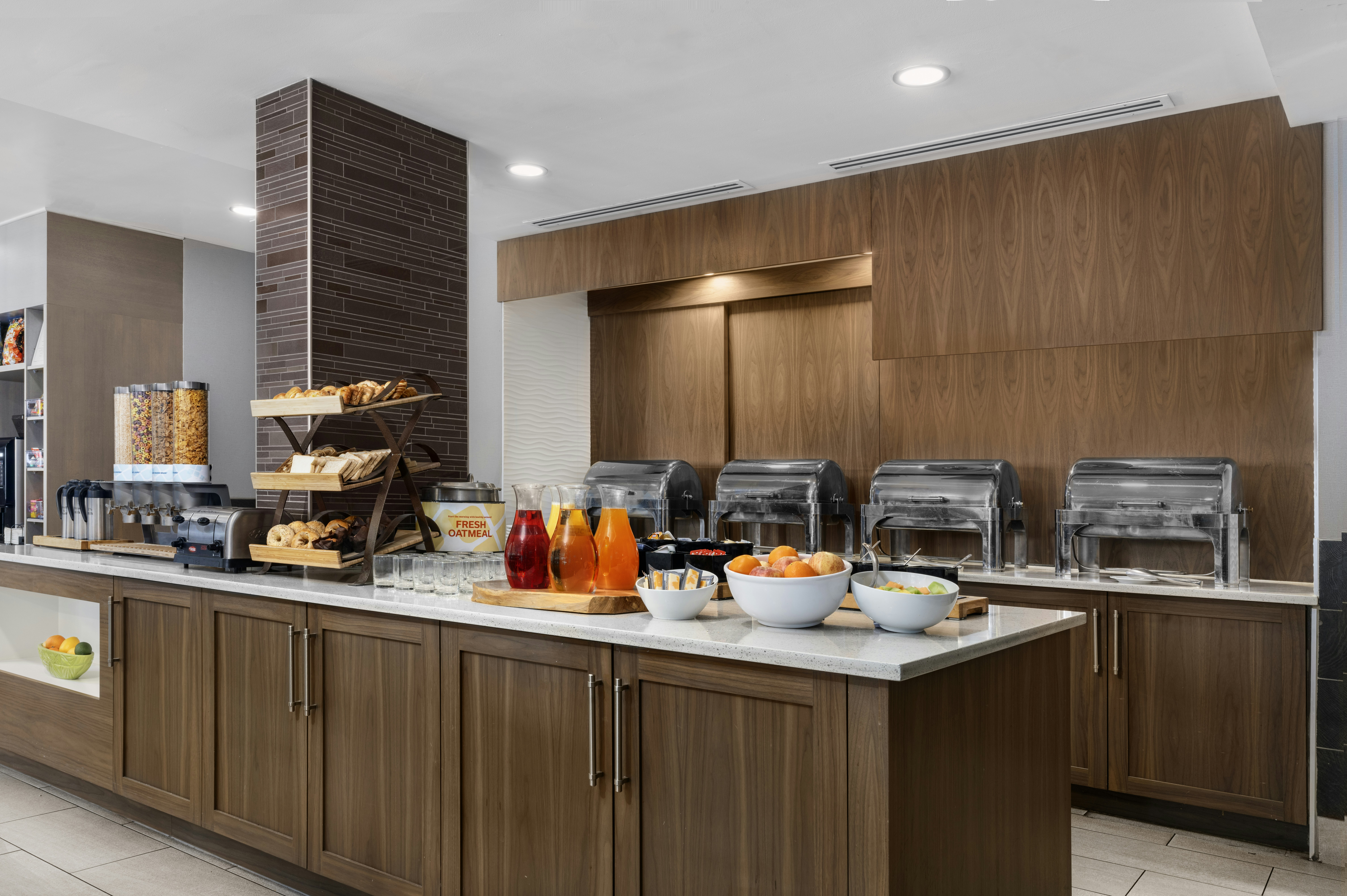 Hilton Garden Inn Calgary Airport 38/44