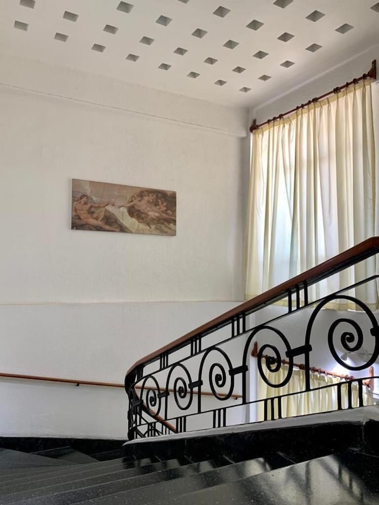 Hotel Capri de Leon 14/24