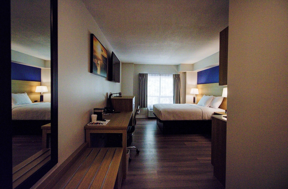 EFFICIENCY, SUITE, QUEEN BED