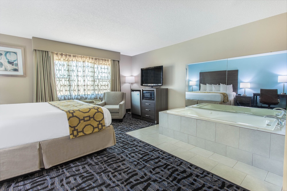 Baymont By Wyndham Joliet 20/50