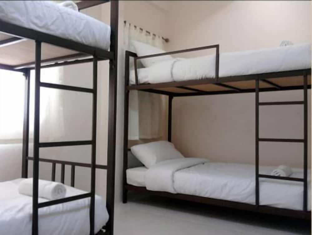 ASOKE MONTRI HOSTEL 35/50