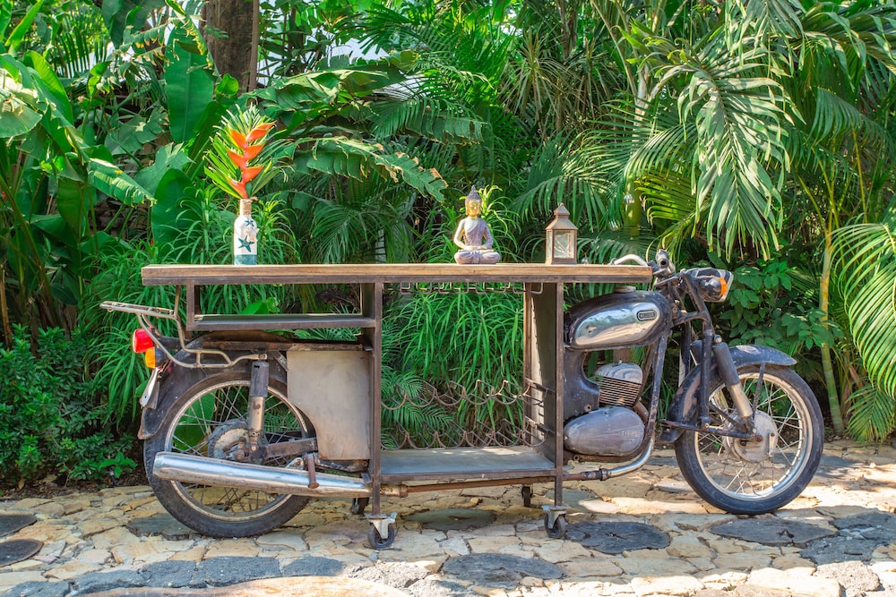 Ocho Artisan Bungalows 22/80